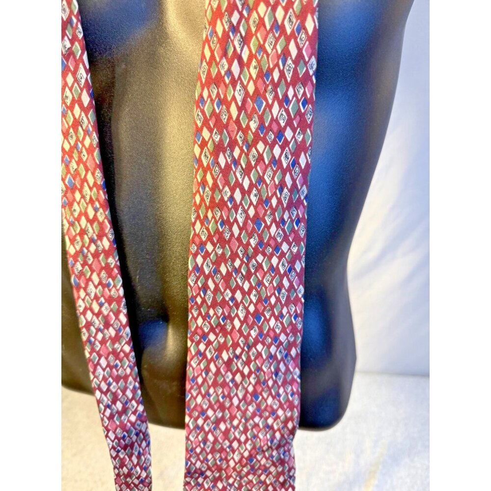 Lazarus Vintage Italian Silk Tie Burgandy Geomteric Preppy Pattern Men’s Neck